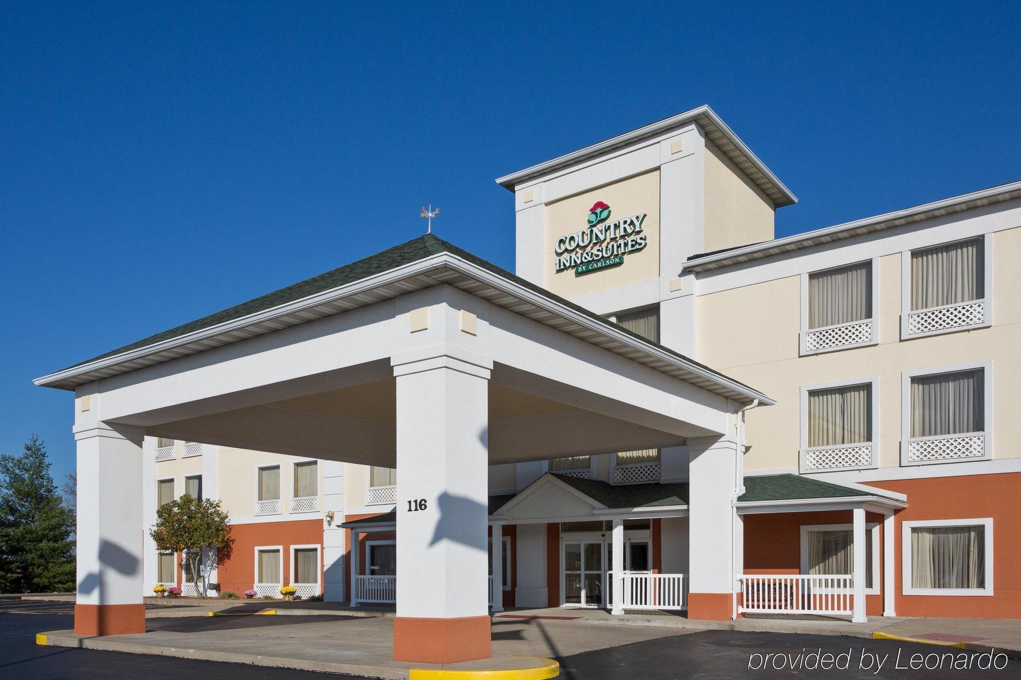 Rodeway Inn & Suites O'Fallon Exterior photo