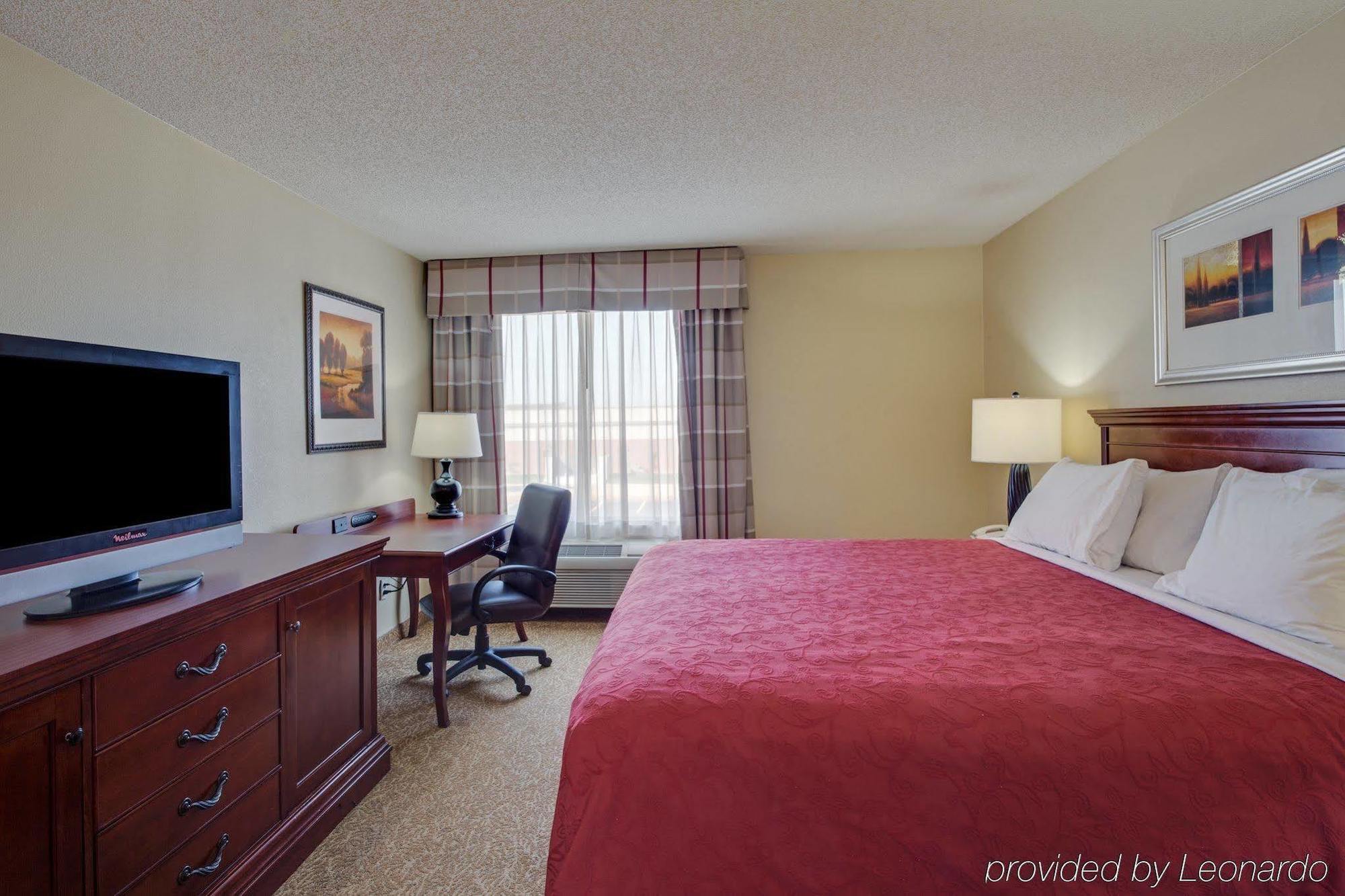 Rodeway Inn & Suites O'Fallon Room photo